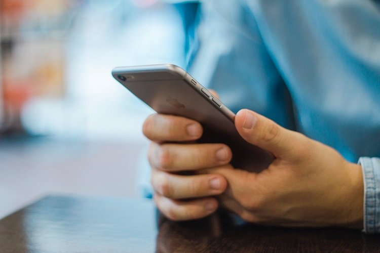 سبعة امور تقوم بها قد تتلف هاتفك الآيفون