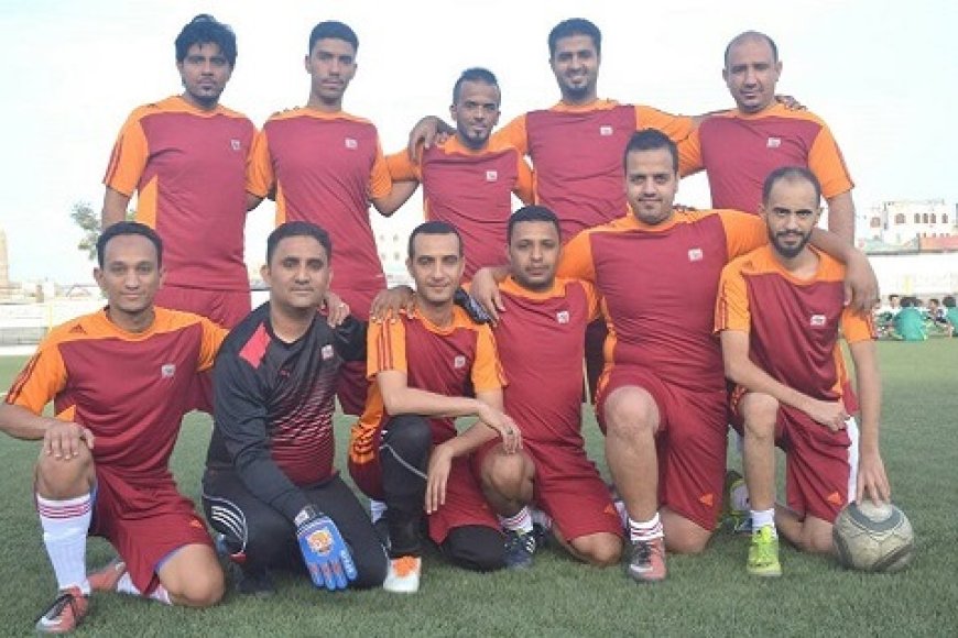 Completion of the contract for the qualified to the semi-finals in the yemen mobile internal league for the seventh football.