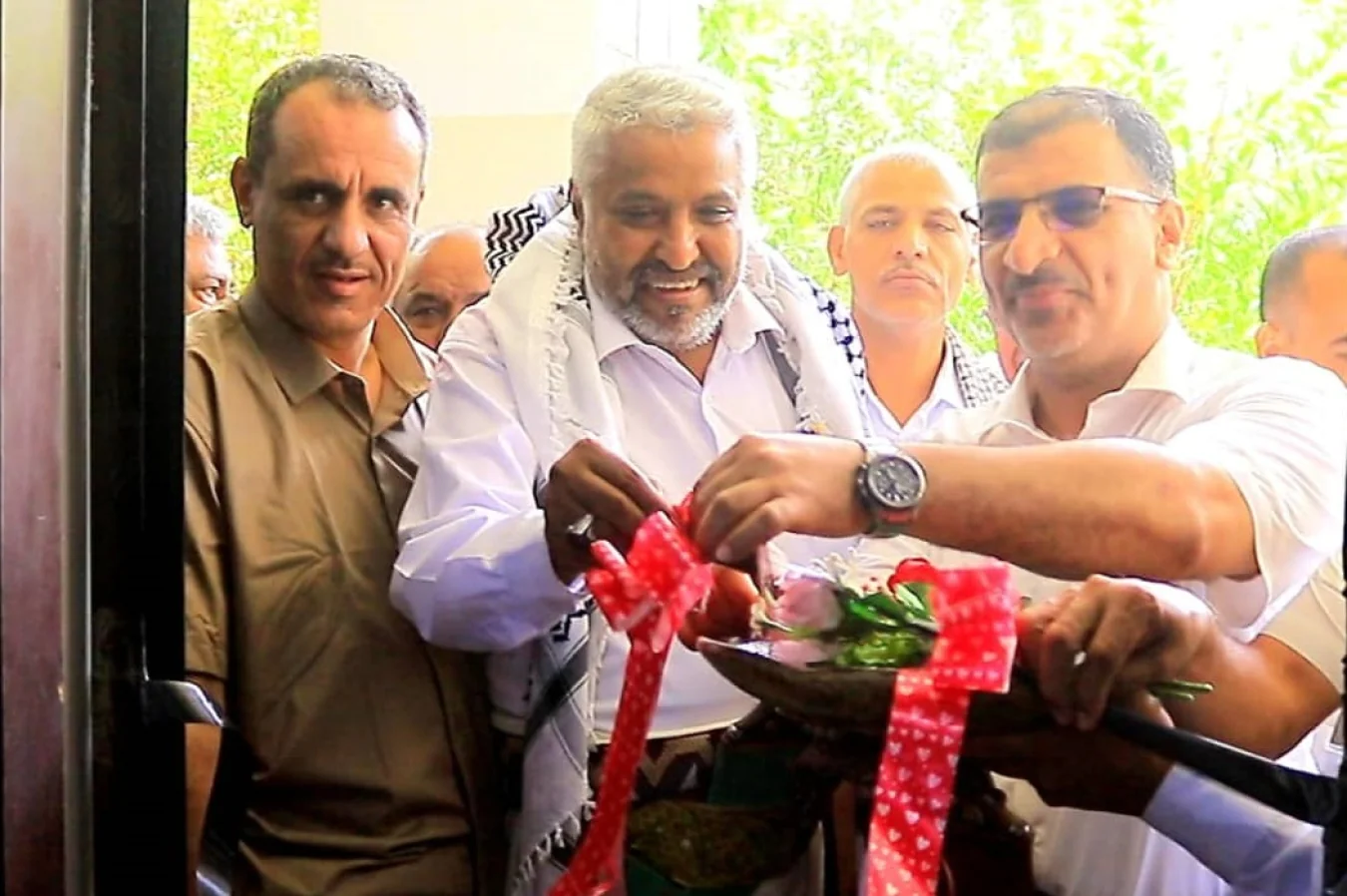 يمن موبايل تدعم جامعة الحديدة بمعمل حديث للحاسوب