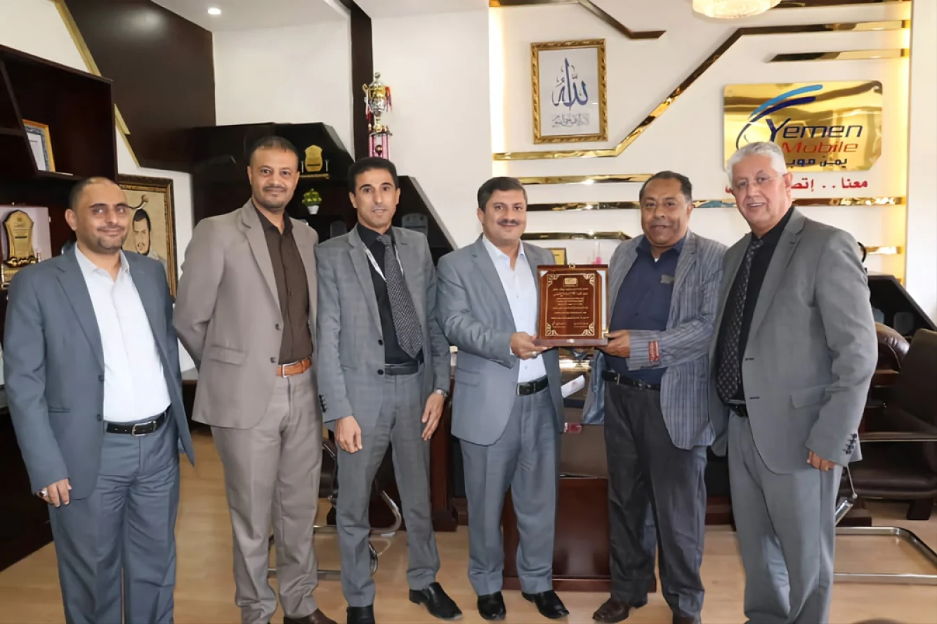 يمن موبايل  تكرم المهاب كنموذج للكوادر  المبرزة